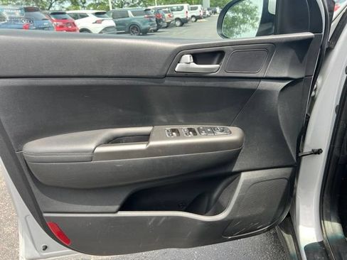 Used 2019 Kia Sportage LX FWD image 24