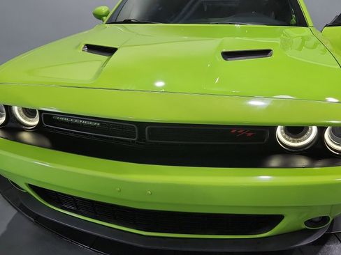 Used 2015 Dodge Challenger R/T w/ Quick Order Package 22B R/T RWD image 39