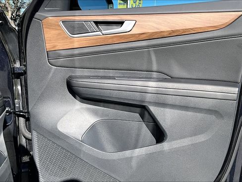 Certified 2025 Volkswagen Atlas SE image 23