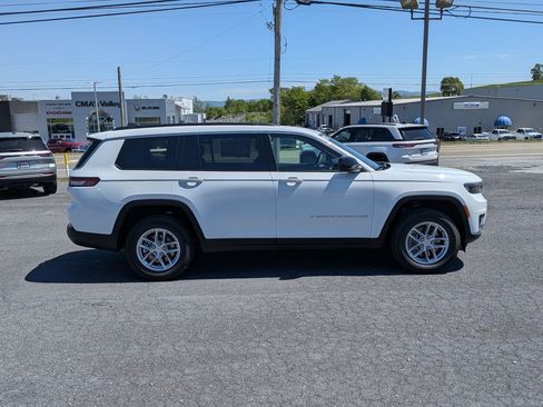 New 2026 Jeep Grand Cherokee L Laredo w/ Trailer Tow Package AWD/4WD image 4