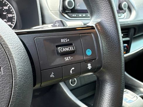 Used 2023 Nissan Rogue SV FWD image 25