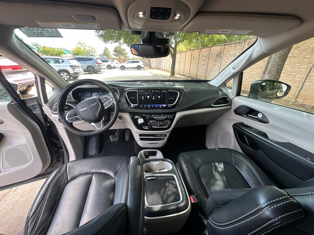 Used 2022 Chrysler Pacifica Touring-L w/ Uconnect Theater Family Group FWD image 37