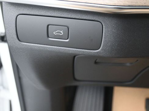 New 2026 Volvo XC90 B6 Ultra w/ Protection Package AWD/4WD image 15