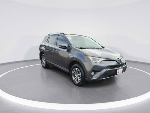 Certified 2018 Toyota RAV4 XLE w/ Carpet Mat Package AWD/4WD image 2