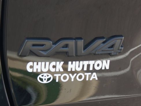 Used 2022 Toyota RAV4 XLE Premium FWD image 17