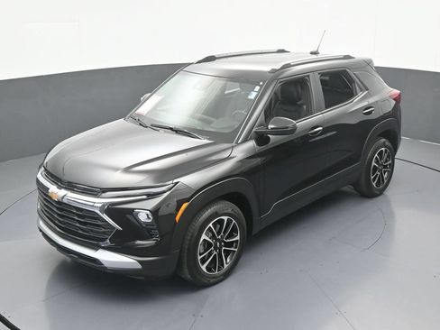 Used 2024 Chevrolet TrailBlazer LT w/ Driver Confidence Package FWD image 42
