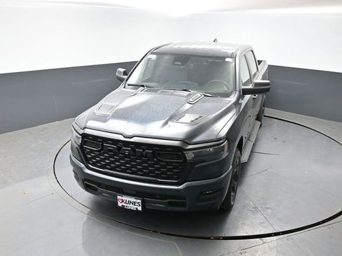 New 2026 RAM 1500 Express AWD/4WD image 31