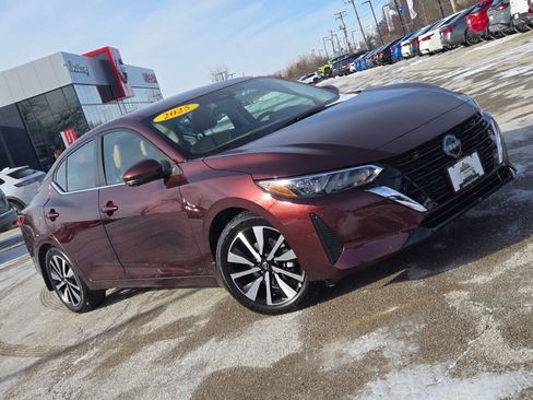 Used 2025 Nissan Sentra SV w/ SV Premium Package image 5