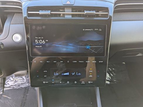 Used 2023 Hyundai Tucson Limited image 18