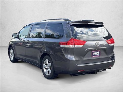 Used 2013 Toyota Sienna LE w/ Towing Pkg FWD image 7