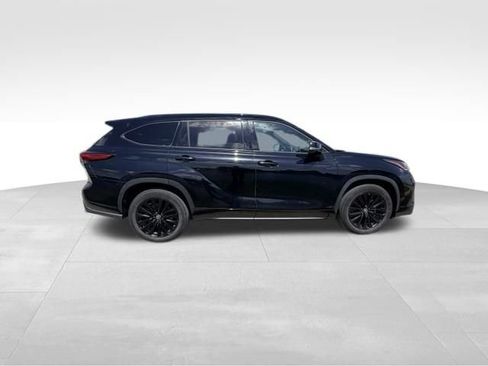 Used 2021 Toyota Highlander XSE AWD/4WD image 5