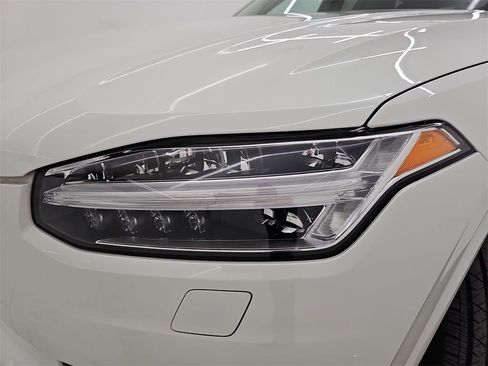 Used 2021 Volvo XC90 T5 Momentum image 42