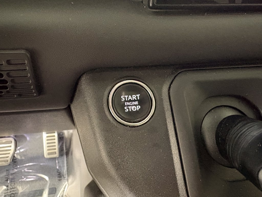 Used 2023 Land Rover Defender 110 AWD/4WD image 21