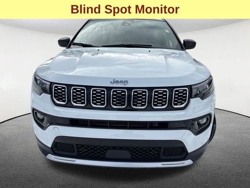 Used 2025 Jeep Compass Limited image 4