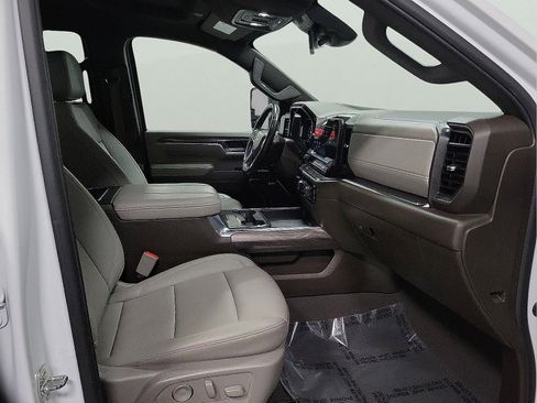 Used 2024 Chevrolet Silverado 2500 LTZ w/ LTZ Plus Package image 16