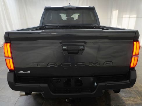 Used 2025 Toyota Tacoma SR image 5