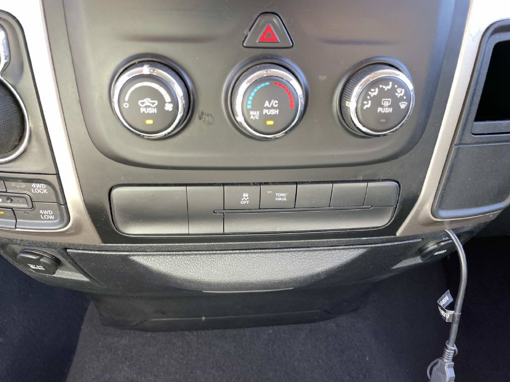 Used 2016 RAM 1500 Classic SLT AWD/4WD image 44