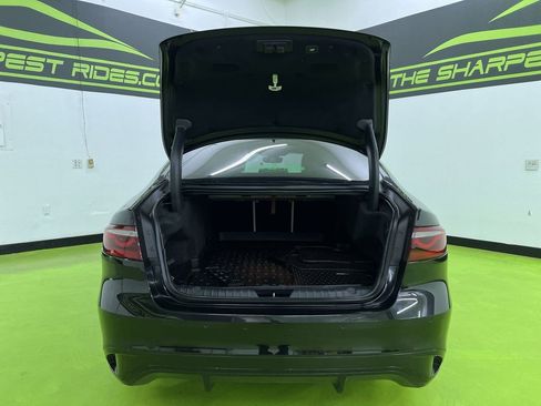 Used 2023 Jaguar XF SE RWD image 9