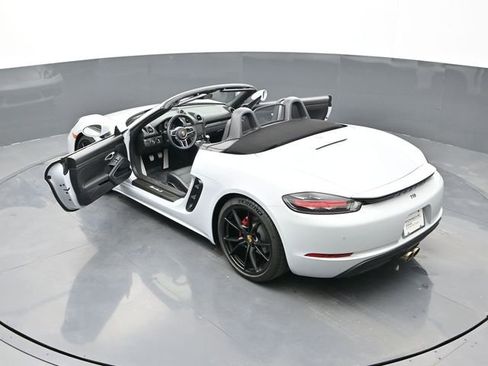 Certified 2024 Porsche 718 Boxster S RWD image 25
