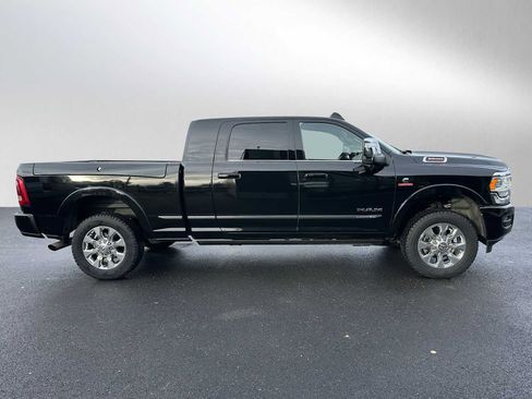 Used 2024 RAM 3500 Limited image 2