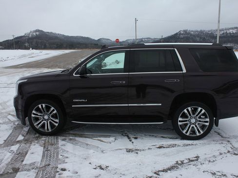 Used 2017 GMC Yukon Denali w/ Open Road Package image 9