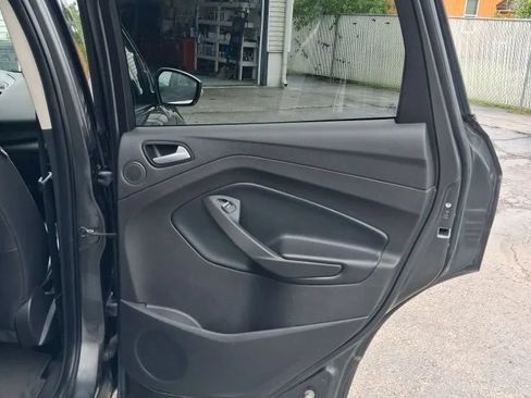 Used 2019 Ford Escape Titanium AWD/4WD image 26