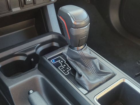 Used 2022 Toyota Tacoma SR image 30