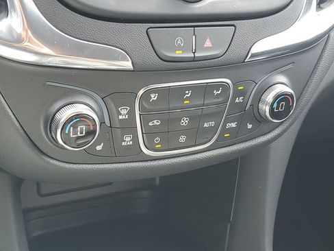 Certified 2024 Chevrolet Equinox LT FWD image 27