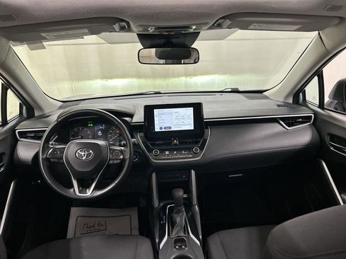 Used 2023 Toyota Corolla Cross LE w/ Moonroof Package image 18