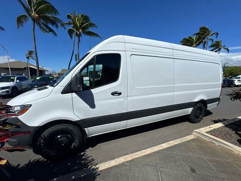 Used 2026 Mercedes-Benz Sprinter 2500 image 16