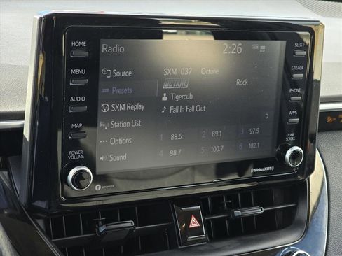 Used 2022 Toyota Corolla LE image 4