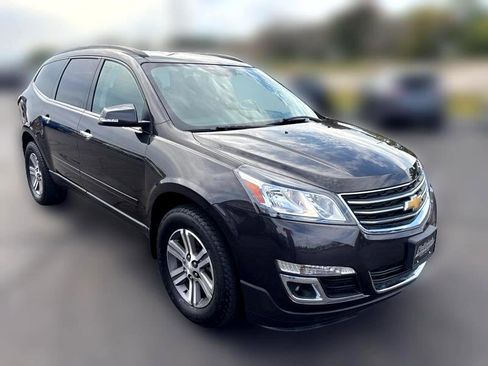 Used 2017 Chevrolet Traverse LT image 1