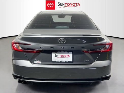 Used 2025 Toyota Camry SE FWD image 5
