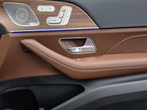 New 2026 Mercedes-Benz GLS 450 4MATIC image 45