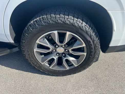 Used 2021 Chevrolet Tahoe LT w/ LT Signature Package AWD/4WD image 13