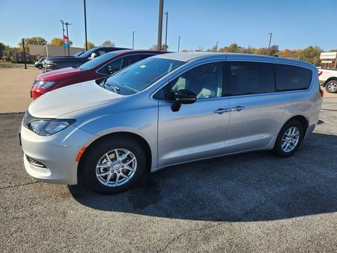 New 2026 Chrysler Voyager LX image 3