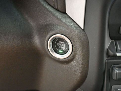 Used 2022 GMC Sierra 1500 SLT AWD/4WD image 27