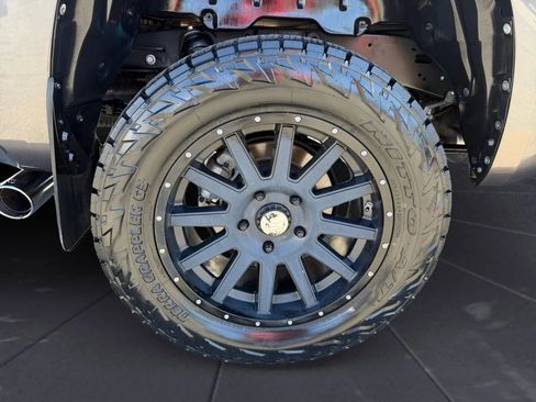 Used 2016 Toyota Tundra Limited w/ Limited Premium Package AWD/4WD image 33