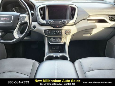 Used 2019 GMC Terrain SLT w/ Preferred Package image 9