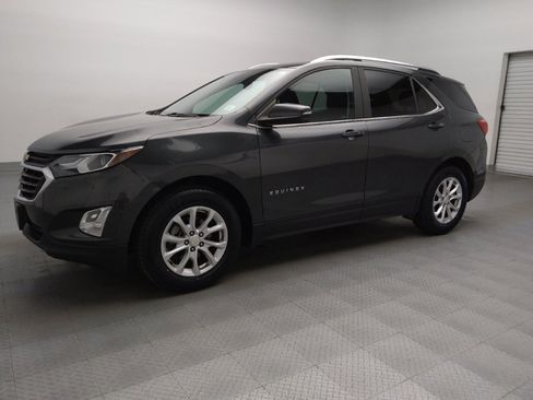 Used 2018 Chevrolet Equinox LT w/ Sun & Infotainment Package image 2