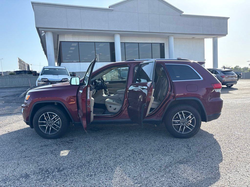 Used 2021 Jeep Grand Cherokee Limited w/ Trailer Tow Group IV AWD/4WD image 4