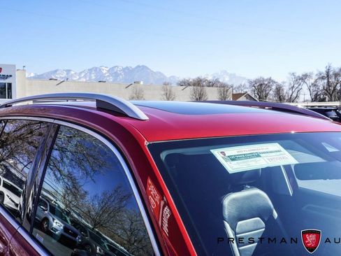 Used 2022 Volkswagen Atlas SEL Premium image 11