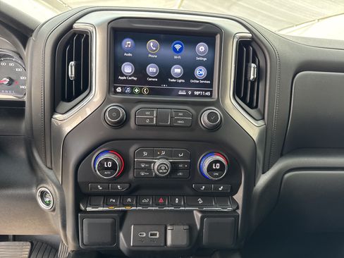 Used 2022 Chevrolet Silverado 1500 RST AWD/4WD image 12