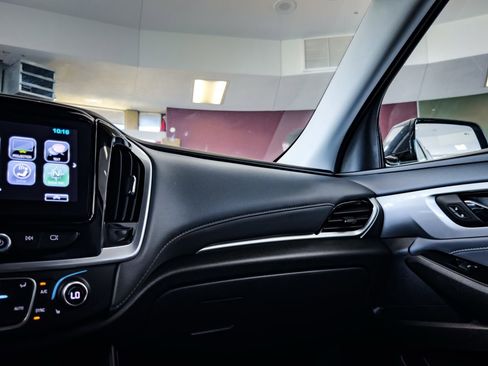 Used 2019 Chevrolet Traverse LT image 38