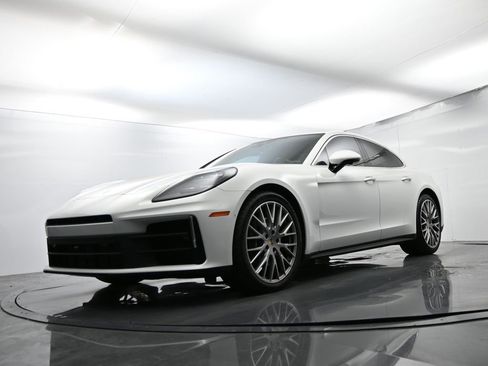 Certified 2025 Porsche Panamera image 43