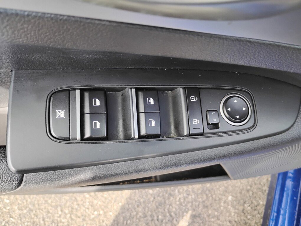 Used 2022 Kia Forte LXS FWD image 13
