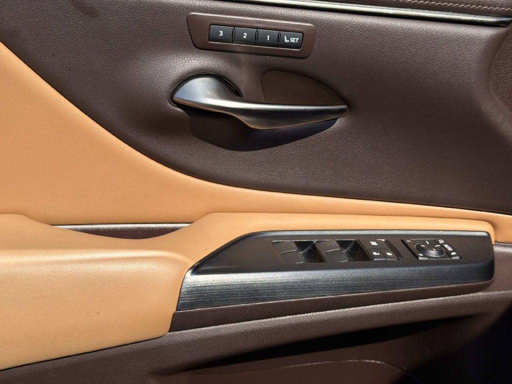 Used 2020 Lexus ES 350 w/ Premium Package FWD image 20