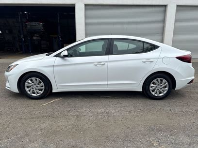 Used 2020 Hyundai Elantra SE w/ Cargo Package (C1)