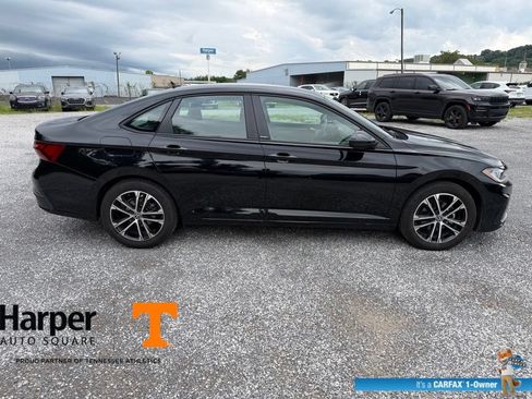 Used 2025 Volkswagen Jetta Sport FWD image 6