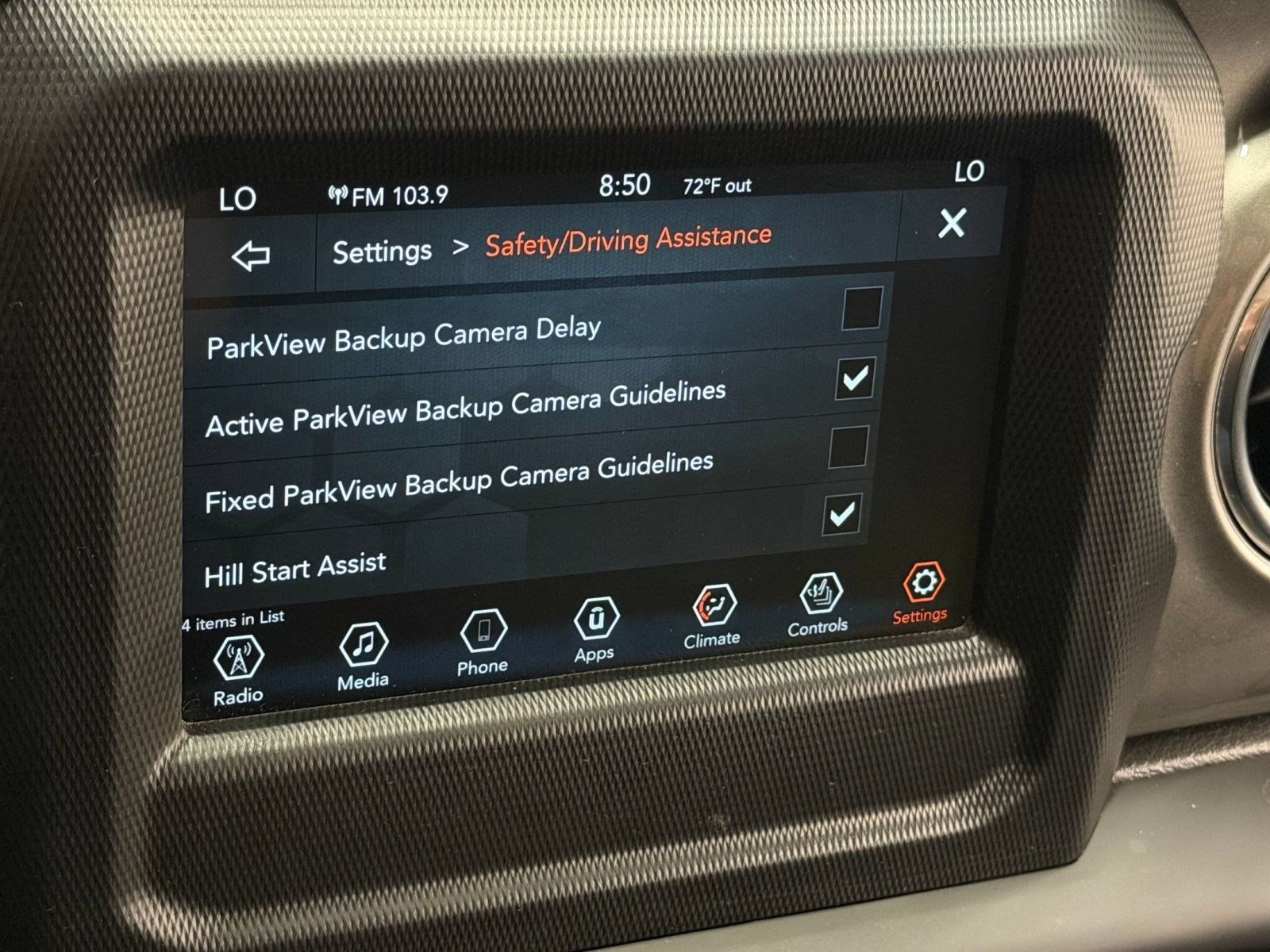 Used 2019 Jeep Wrangler Unlimited Sahara w/ Cold Weather Group AWD/4WD image 22